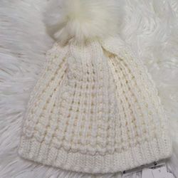 Kyi Kyi Classic Ivory Fox Fur Beanie NWT