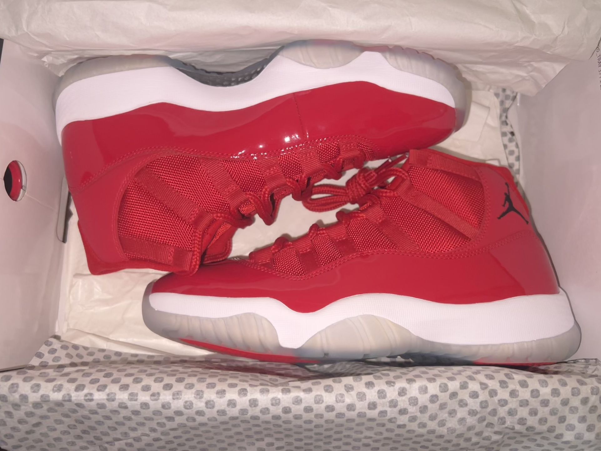 Jordan 11 Size 8.5 Send Offers