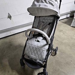 Beberoad R2 Stroller. Compact Great For Traveling Disneyland 