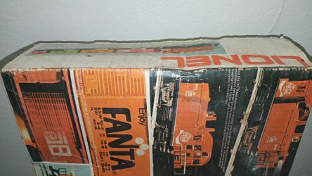 LIONEL TRAINS Classic Coco ~ Cola Train set