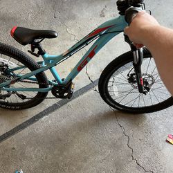 GT Stomper Youth Mountain Bicycle 