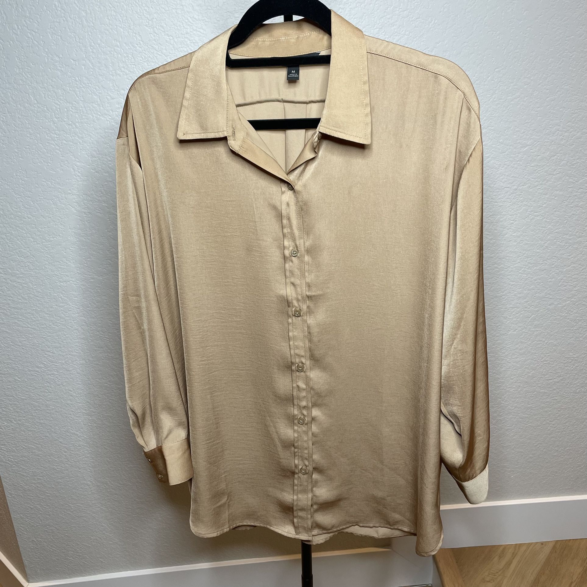 Banana Republic Button Down Blouse - Women’s Size M