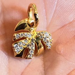 Pandora Maple Leaf Design Gold Charm With Diamonds 