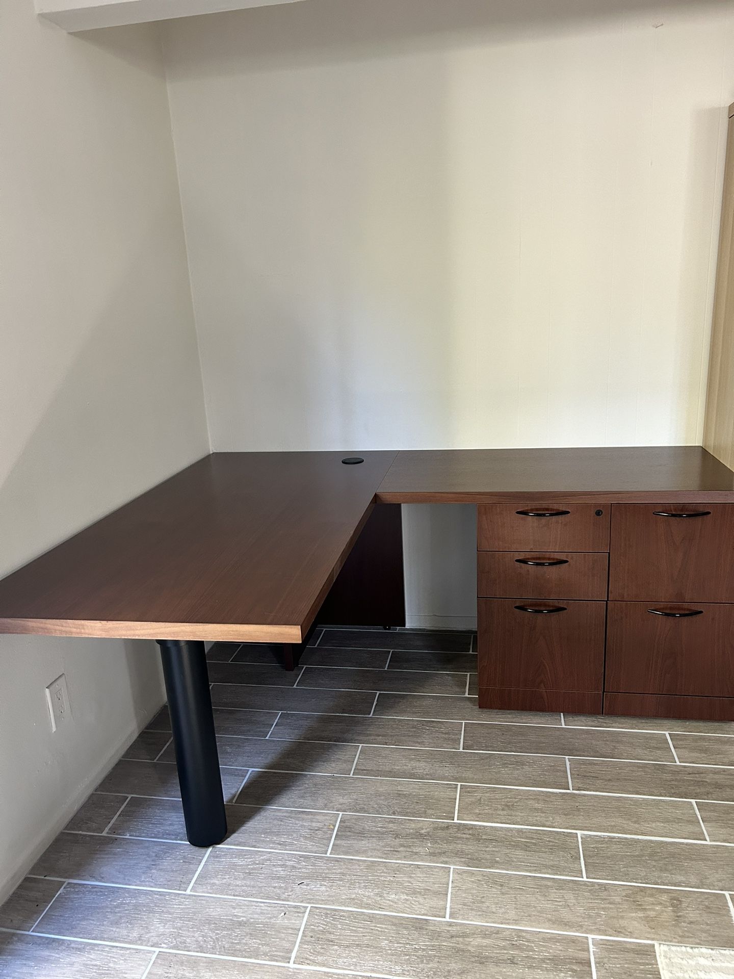Steelcase Brand New Corner Desk for Sale in Corona Dl Mar, CA OfferUp