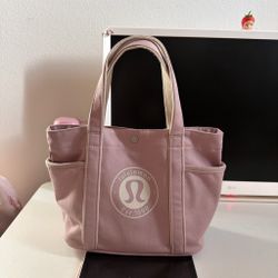 Lululemon tote bag