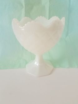 Vintage Napco 1184 milk glass footed compote