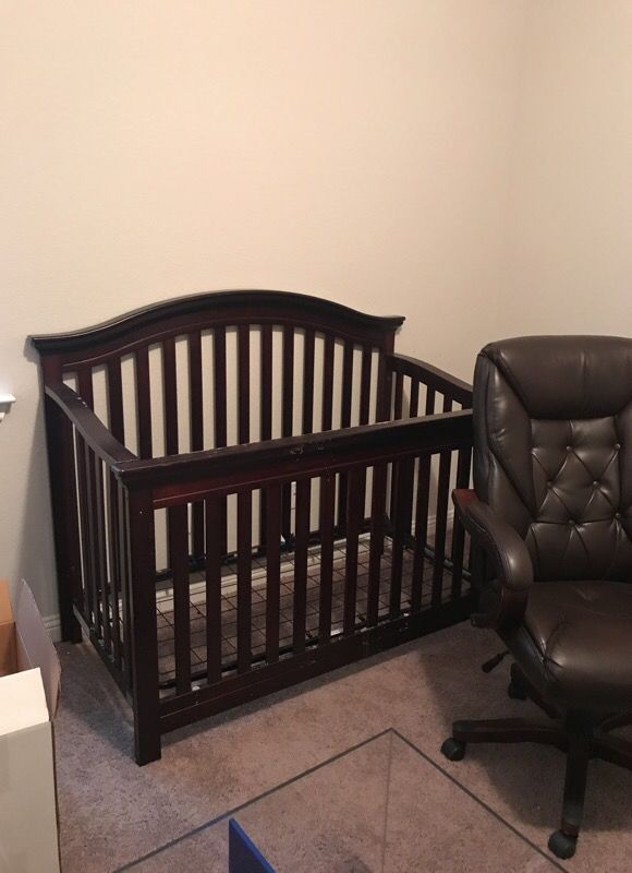 Crib & changing table