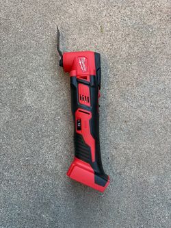 Milwaukee M12 Cordless Oscillating Multi-Tool
