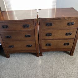 Pair Of Stickley Mission Collection Oak Three Drawer Nightstands 