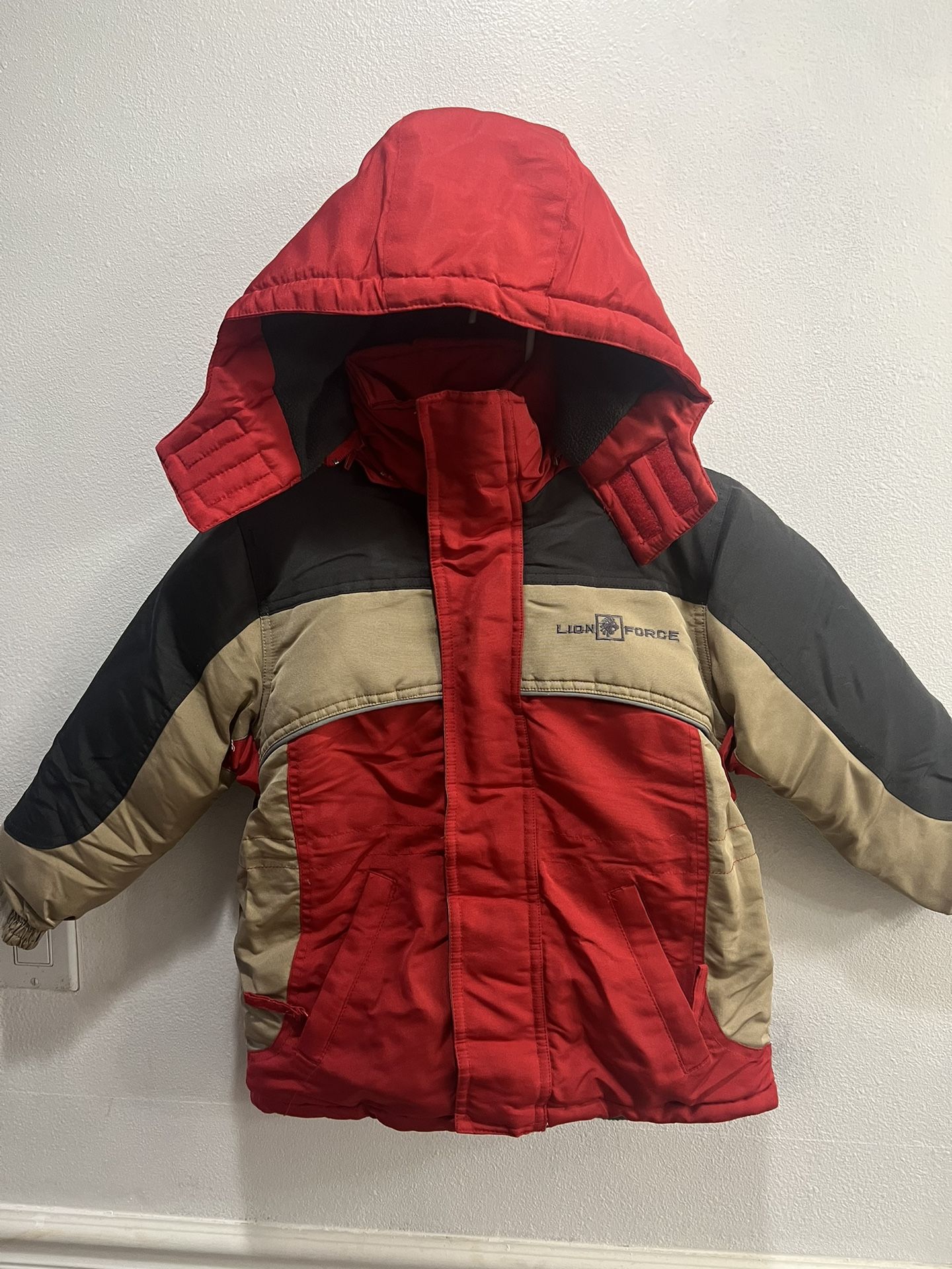 boys Lion Force jacket size 6 with hood fleece lined zippered pockets