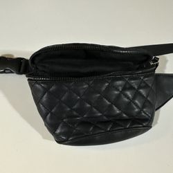 Vintage diamond tuck fanny pack