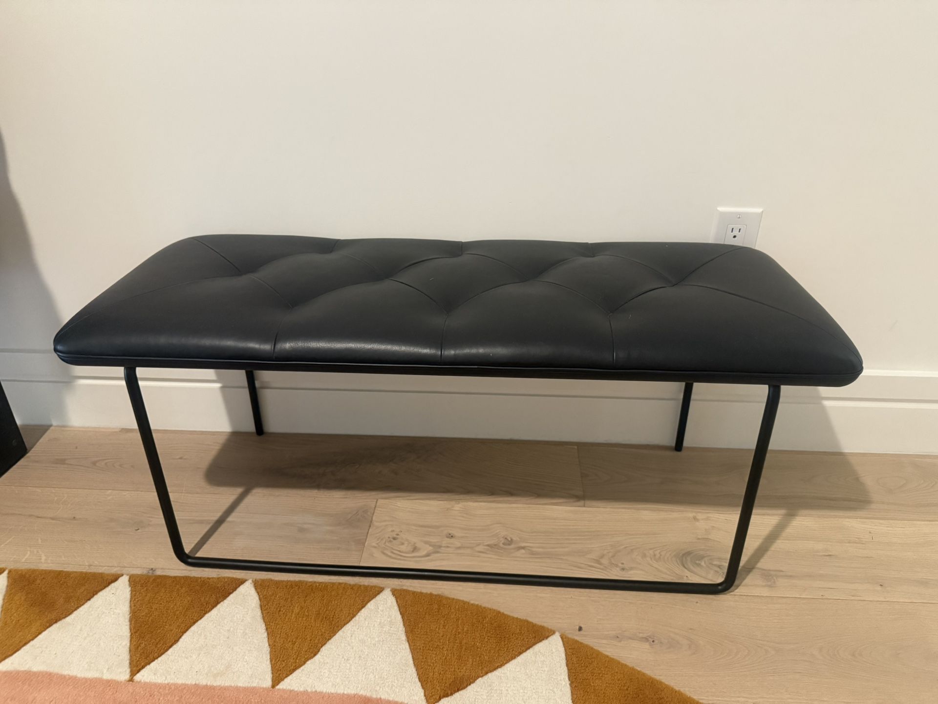 Level Bella Black 43" Bench