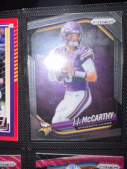 Minnesota Vikings Football Cards Lot - Justin Jefferson RC, JJ McCarthy RC, Aaron Jones