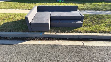Free couch trundle bed