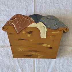 Small laundry basket wood wall plaque
