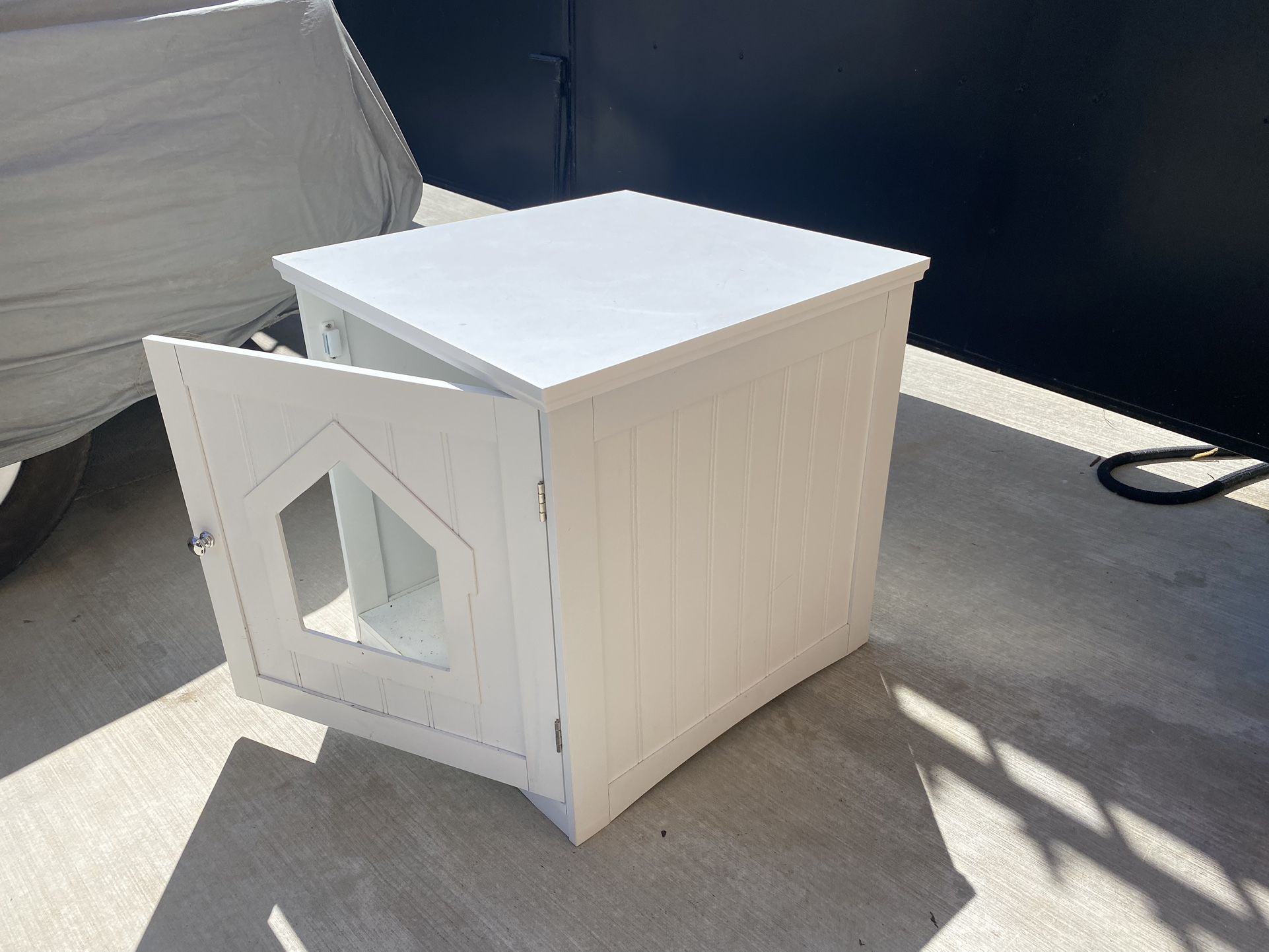 Kitty litter cover box with tray and sifter