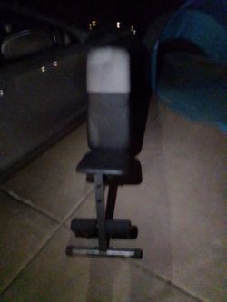 Incline and flat bench Gold's Gym