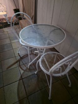 White Bistro Table  & Chairs