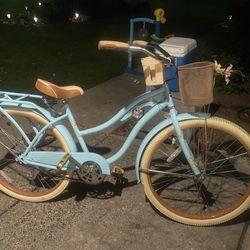 Only Used 2-3 Times! Perfect Condition Huffy Cruiser Bike With Basket