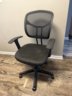 Ergonomic Mesh Office Chair - Comfortable & Fully Functional