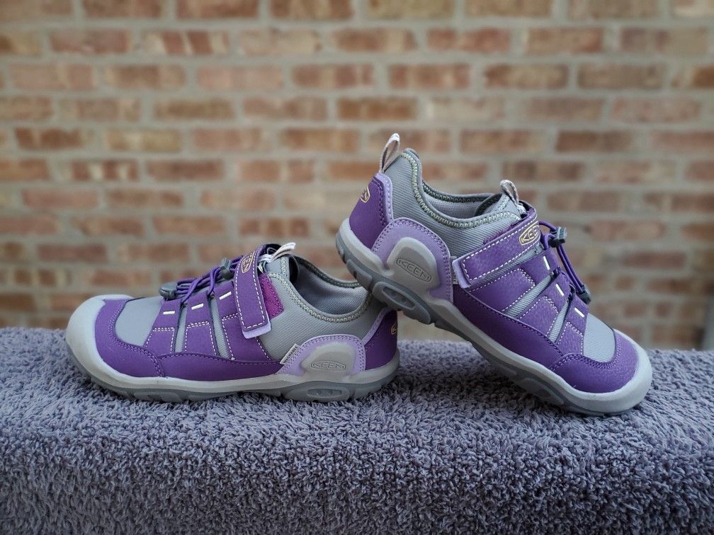 Keen Knotch Hollow Double Strap Big Kid US Size 5 Purple 