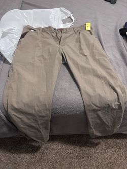 Wrangler Men's Khaki Chino Pants
