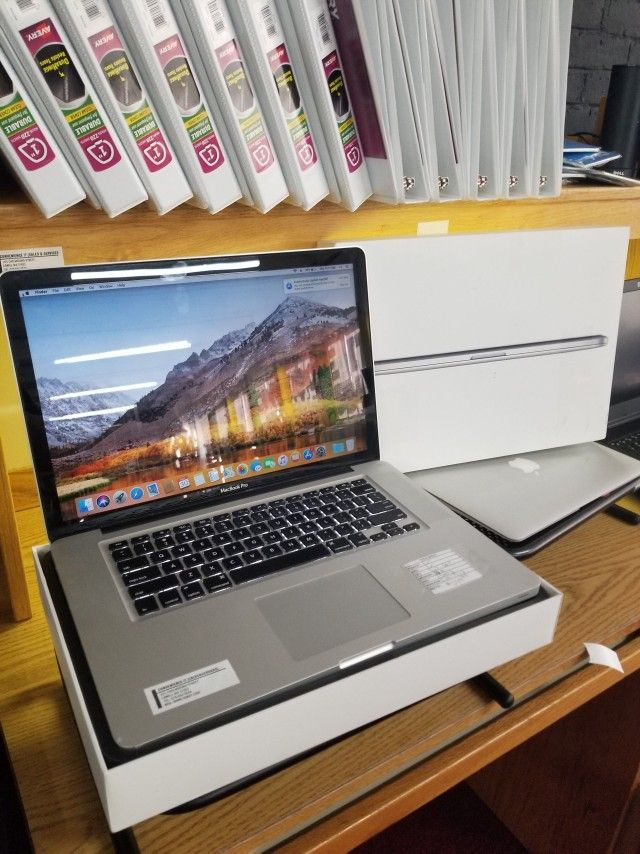 MACBOOK PRO 15 INCH CORE i7 WITH 16G MEMORY (SHOP64)