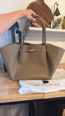 Brand new purse