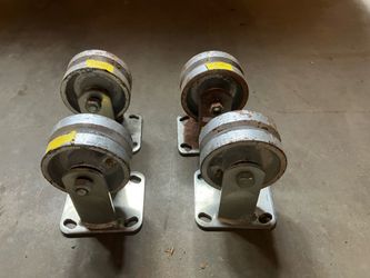 Heavy duty casters