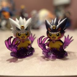Mega Gengar Poncho Pikachu Figurines 
