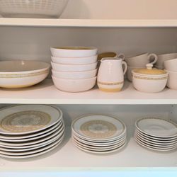 Franciscan Earthenware Dish Set