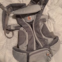 Ergobaby — The Omni Breeze Carrier