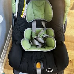 Chicco Infant Car Seat With Base 