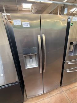 Frigidaire 36” side by side refrigerator counter depth