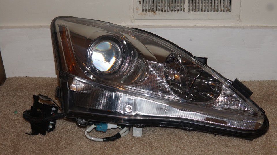 Headlight For 2011 2012 2013 2014 2015 Lexus IS250 Right With Bulb