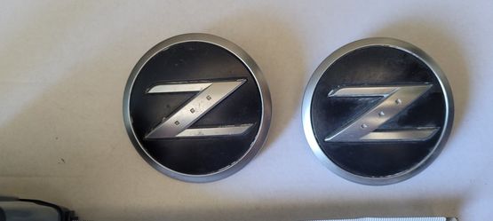 03-06 Nissan 350z "Z" Fender Emblem* OEM 63890CD000