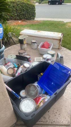 FREE!! Pick up today!! FREE!! Paint painting items