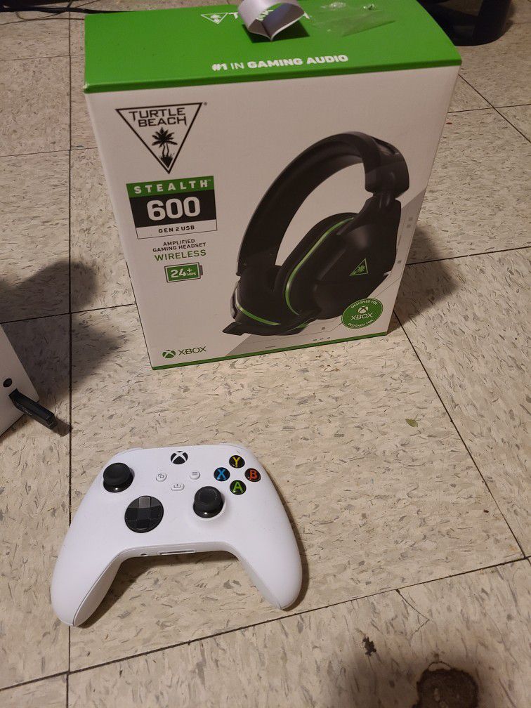Xbox Series S And Turtle Headset