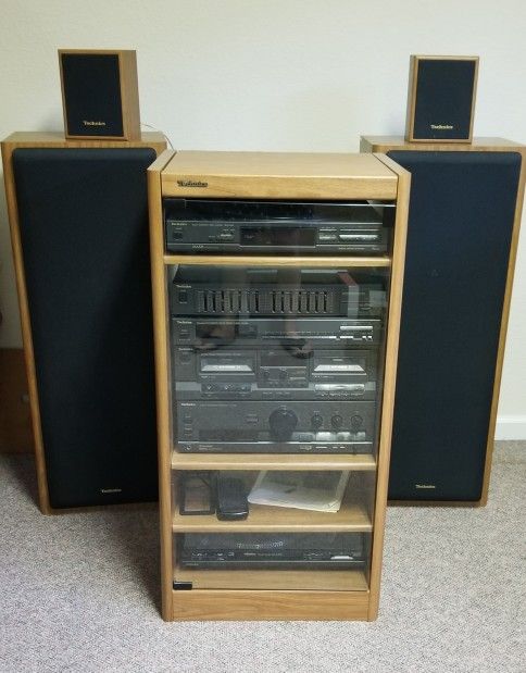 Technics Stereo System: Turntable, CD, Cassette, Amp, Equalizer, + 4 Speakers as Shown-- Please Click On Photos To See Larger Pictures.Shown