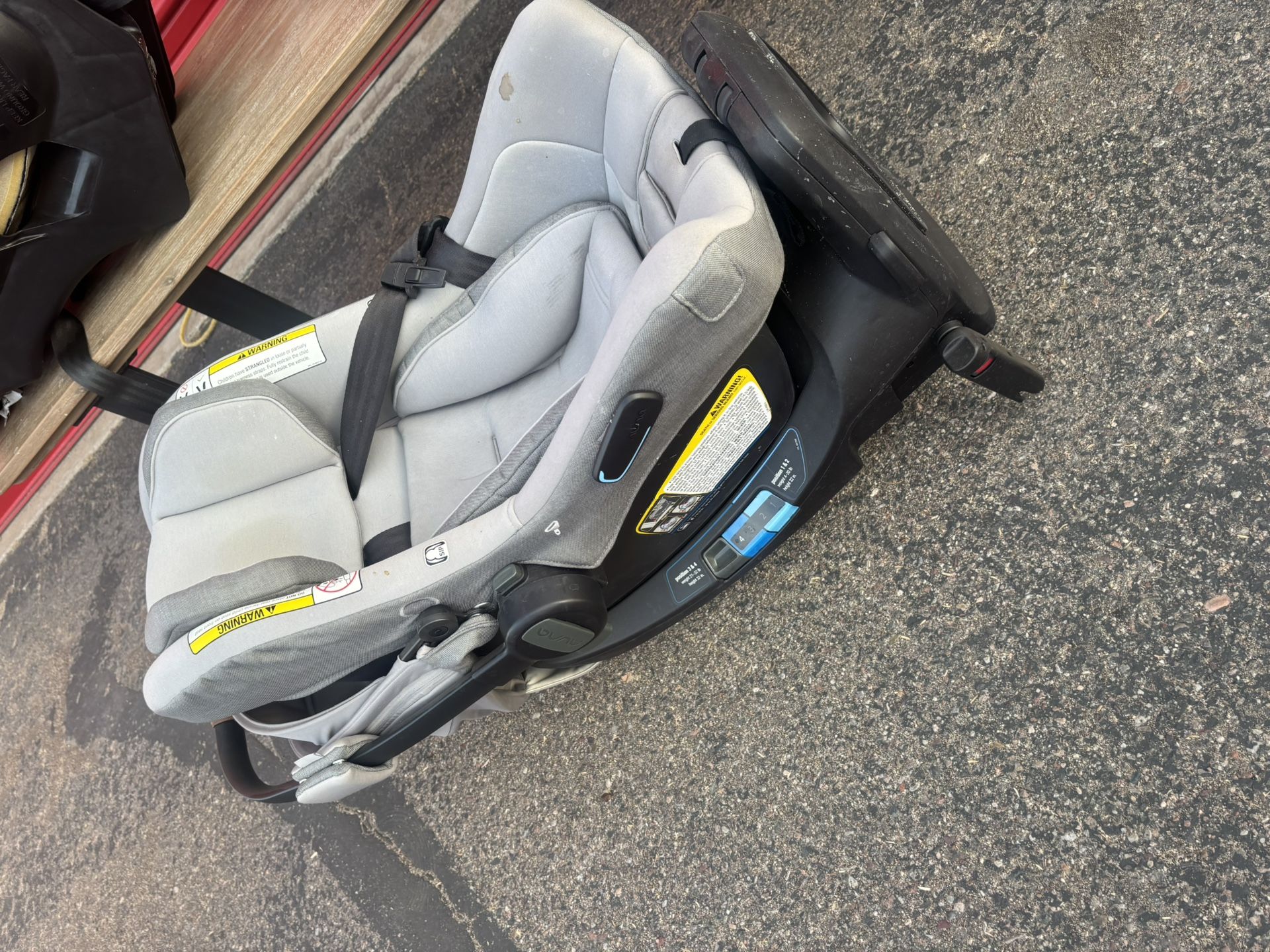 Nuna Infant Car Seat And Base