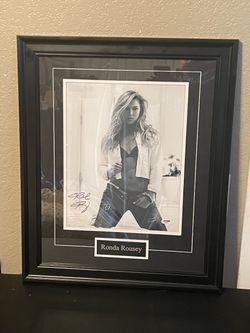 Authentic Rhonda Rousey Autograph picture