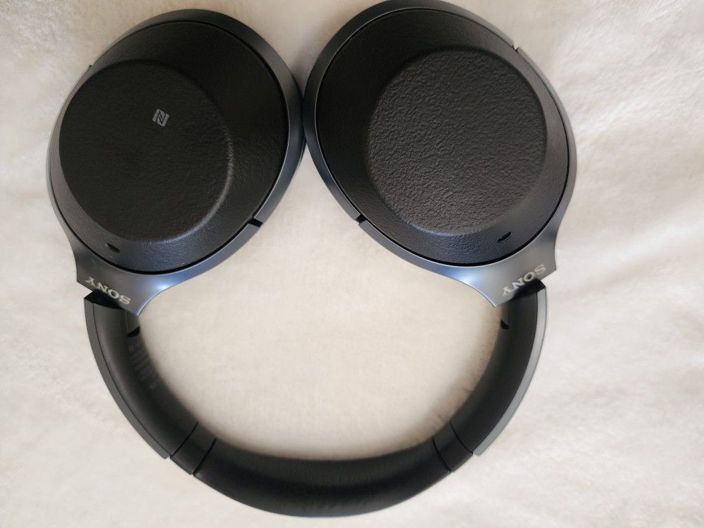 Sony WH-1000XM2/B Wireless Bluetooth Noise Cancelling Hi-Fi Headphones