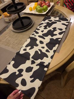 10 New Linen Cow Print Table Runner