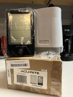 AcuRite Wireless Rain Gauge w/ Indoor Digital Display (new)