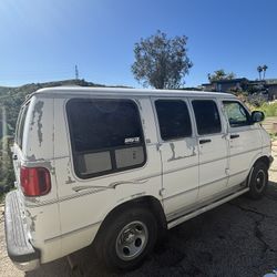 2002 dodge Ram Van 1500