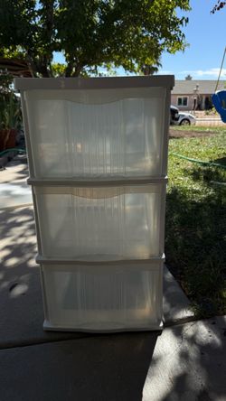 3-drawer container