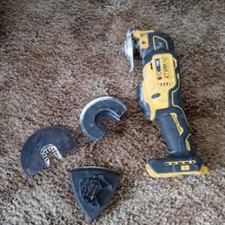 DeWalt Multi Tool With Attachments 