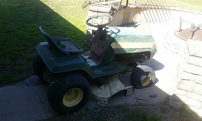 Lawn tractor