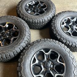 Jeep Wrangler Tíres And Wheels  17”