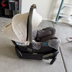 Nuna pipa Infant Car Seat + Base